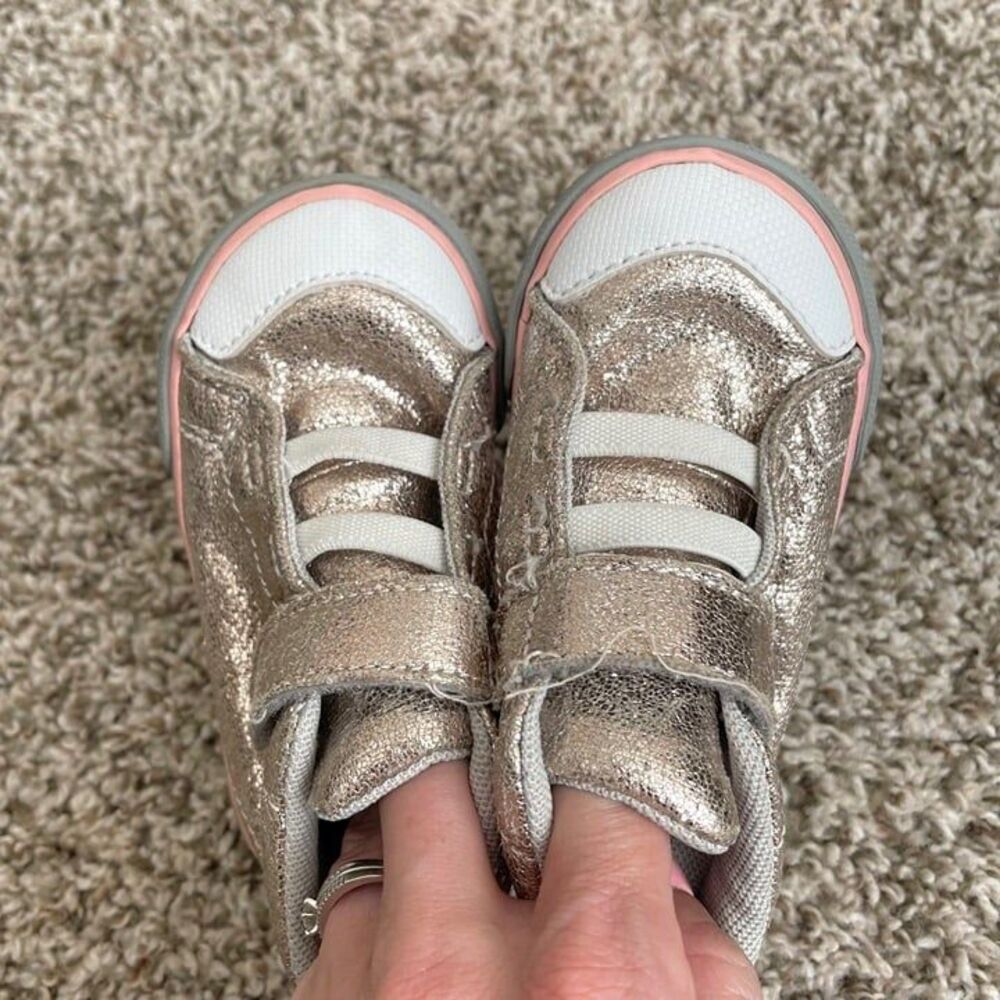 Size 6 / Toddler Girl See Kai Run Sneakers - Picture 6 of 8